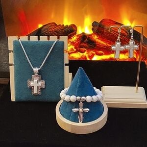 3 Piece White Turquoise Set ✝️  Necklace Bracelet Earrings NWT Easter 🐇 Gift 🎁